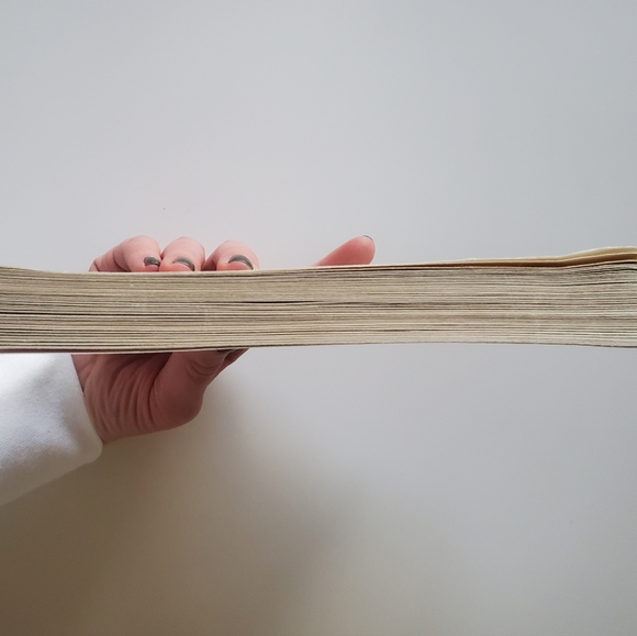 Is everyone hanging out without me? Mindy Kaling book - Picture 3 of 3